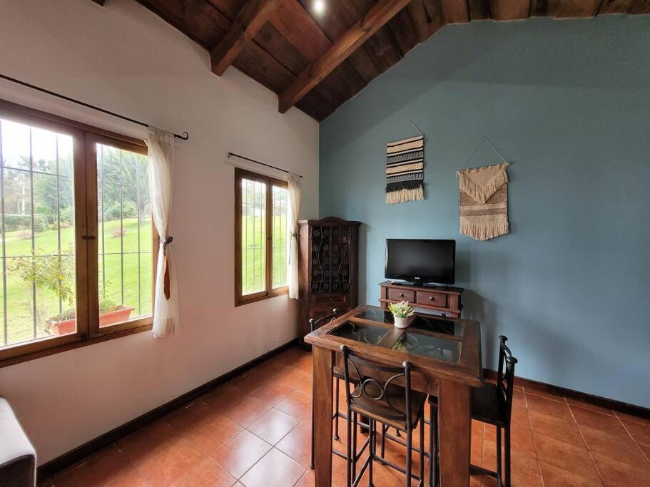 Amplia Casa Guatemala Con Pergola Y Jardin Holiday home Antigua