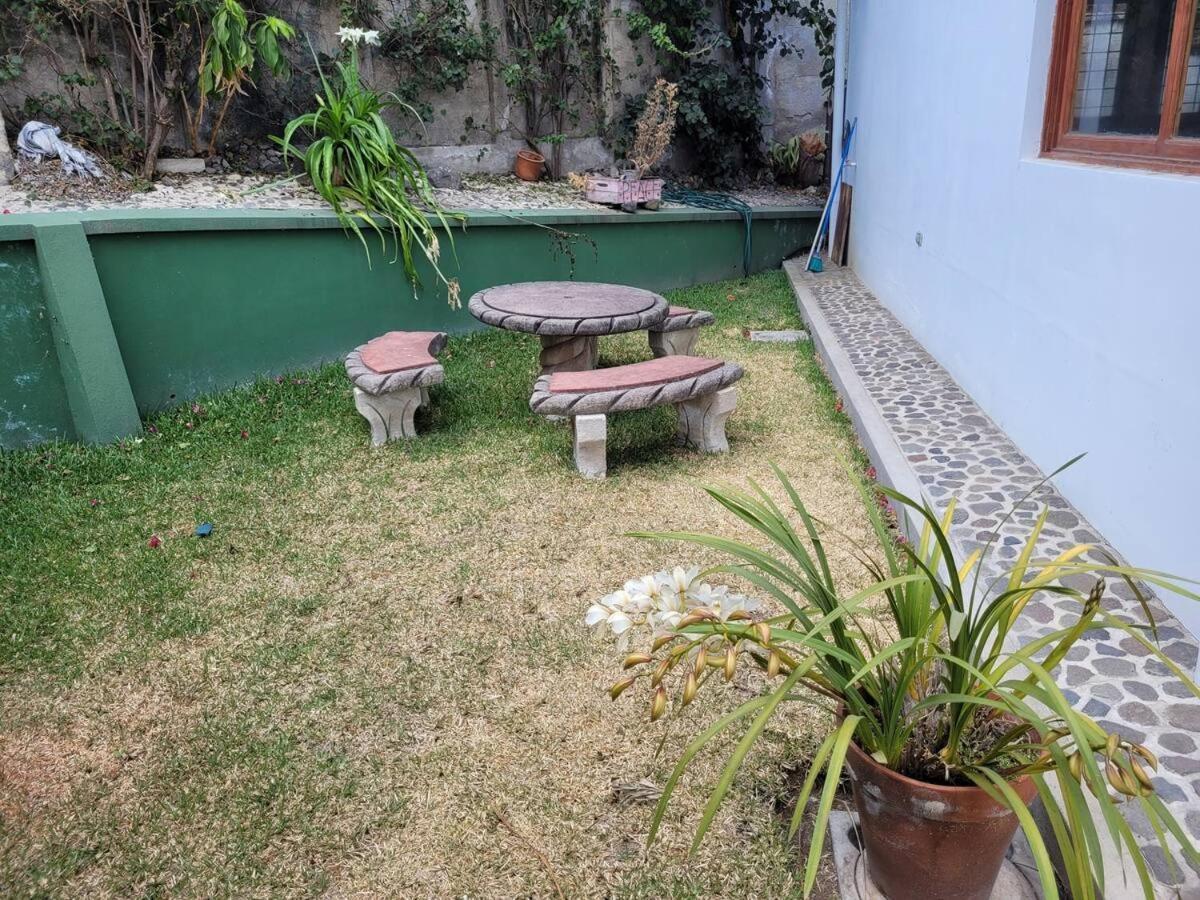 Amplia Casa Guatemala Con Pergola Y Jardin *